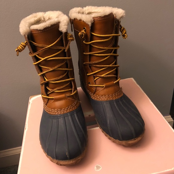 american eagle duck boots